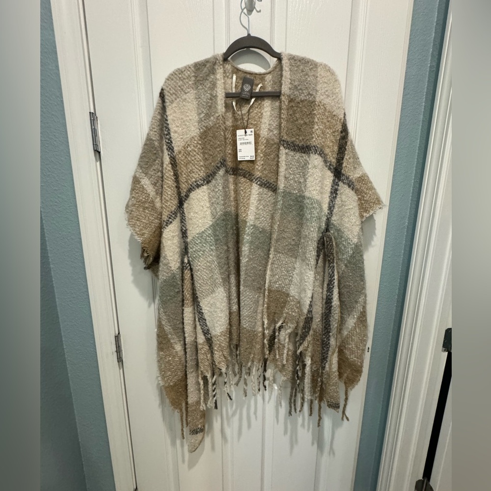 *NWT*Vince Camuto Shawl Wrap